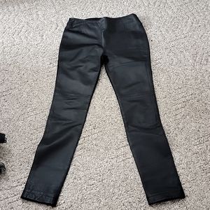 Revue (brand) mixed media leather front/knit back skinny pant